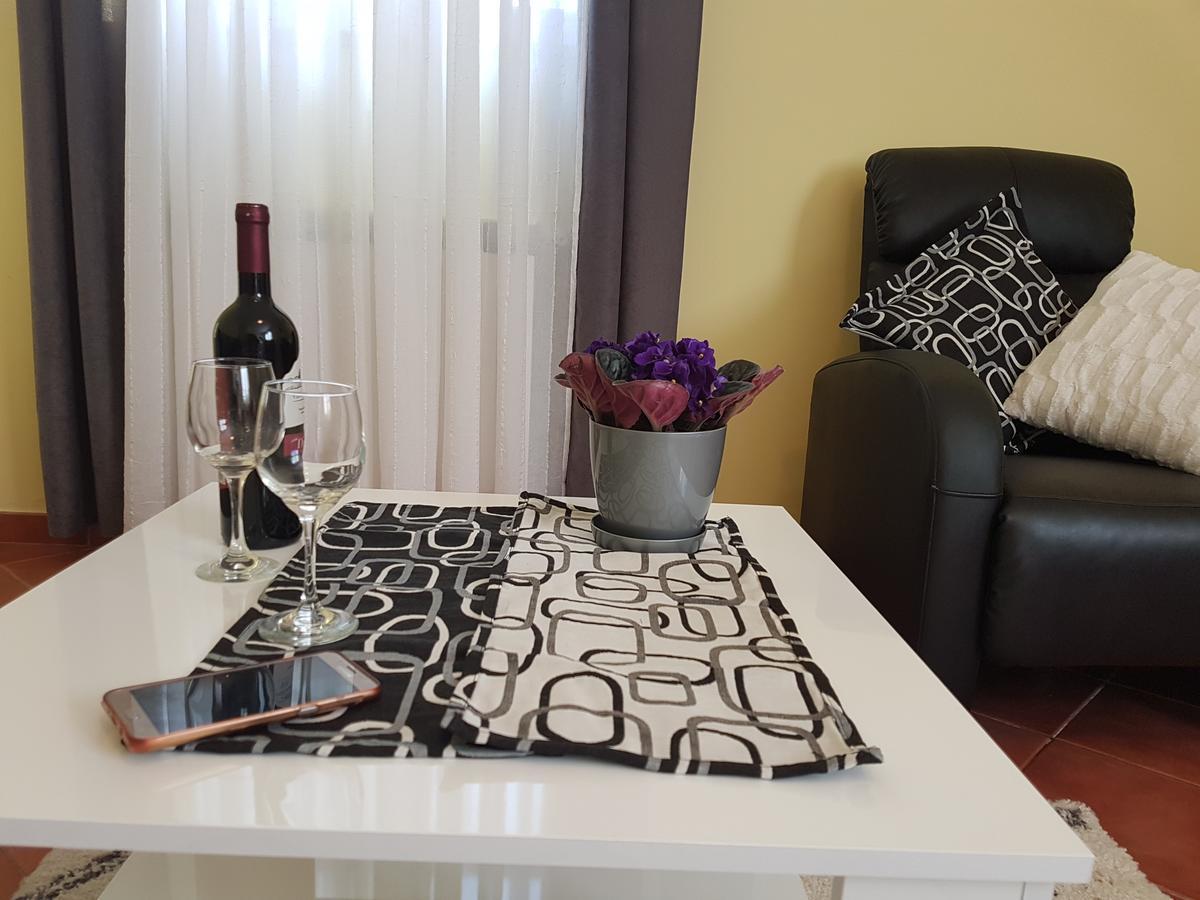 רוביני Apartments Ella מראה חיצוני תמונה