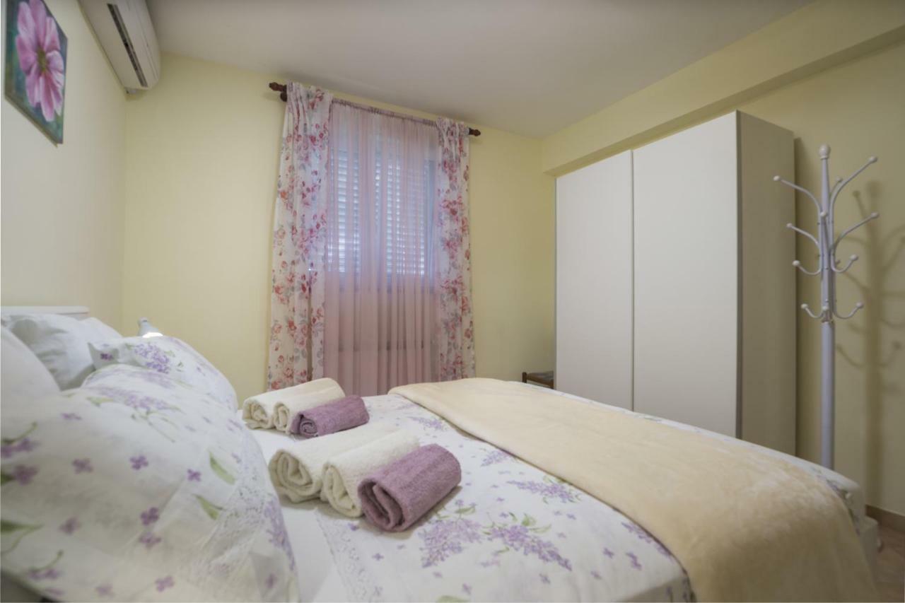 רוביני Apartments Ella מראה חיצוני תמונה